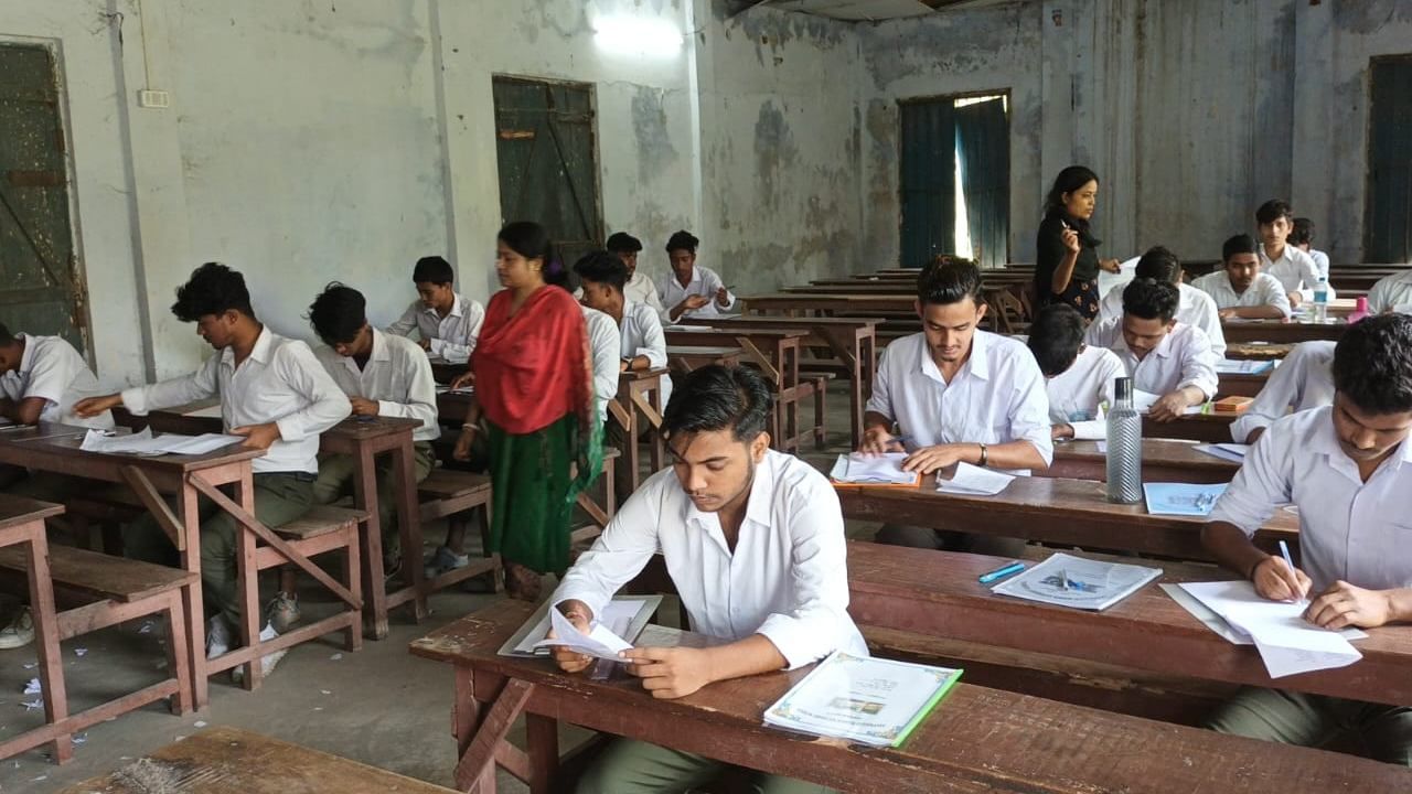 Madhyamik Exam: এবারেও কি প্রচুর ড্রপ আউট? কমতে চলেছে মাধ্যমিক পরীক্ষার্থীর সংখ্যা?