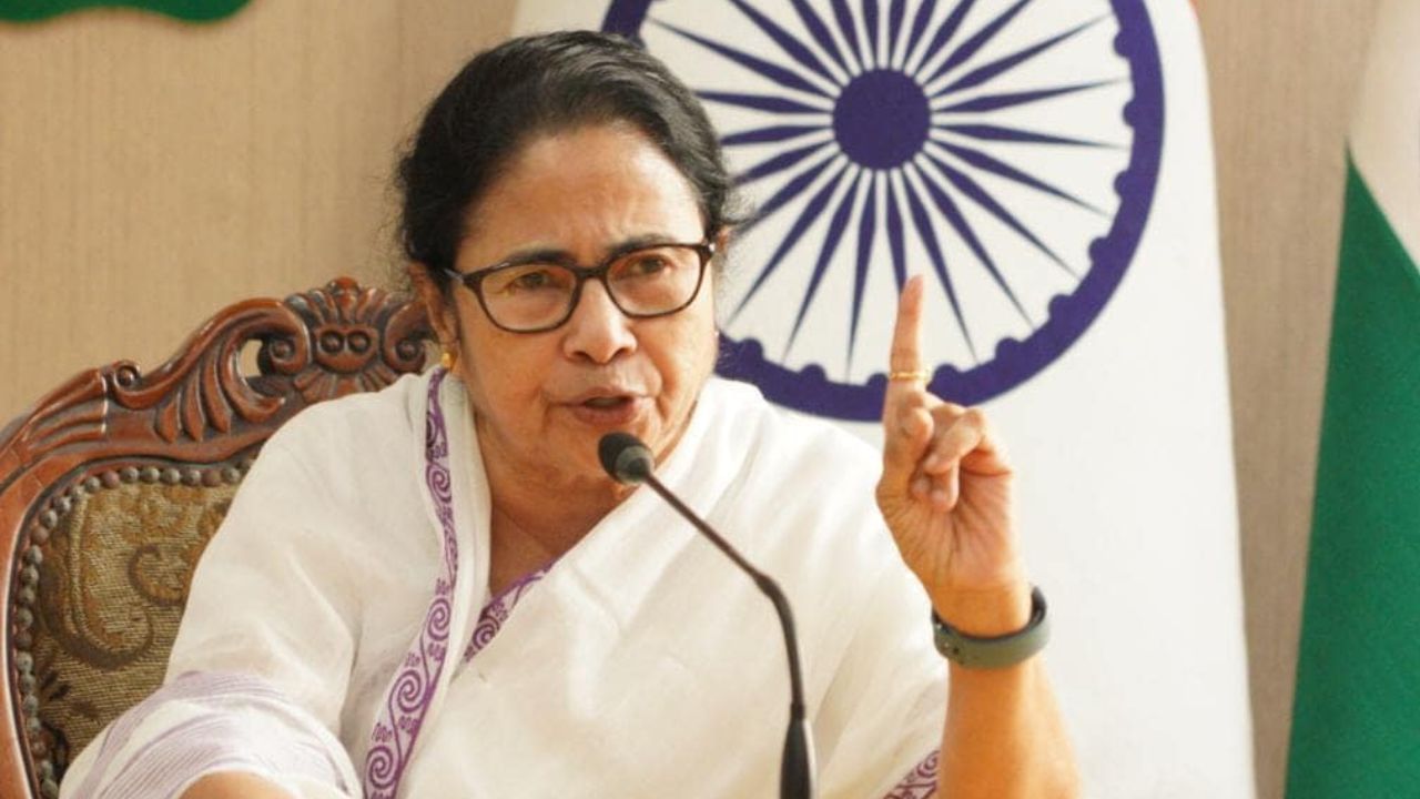 Mamata Banerjee: 'কেঁচো খুঁড়লে সাপ বেরিয়ে আসবে', নাম না করে শুভেন্দুকে তোপ মমতার