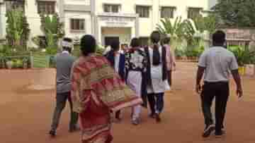 Medinipur: পরীক্ষা শুরুর আগে আচমকাই স্কুলে ছাত্রীর সারা শরীরে ক্ষত, ঝরছে রক্ত, গেটে দাঁড়িয়ে দেখলেন বাবা..