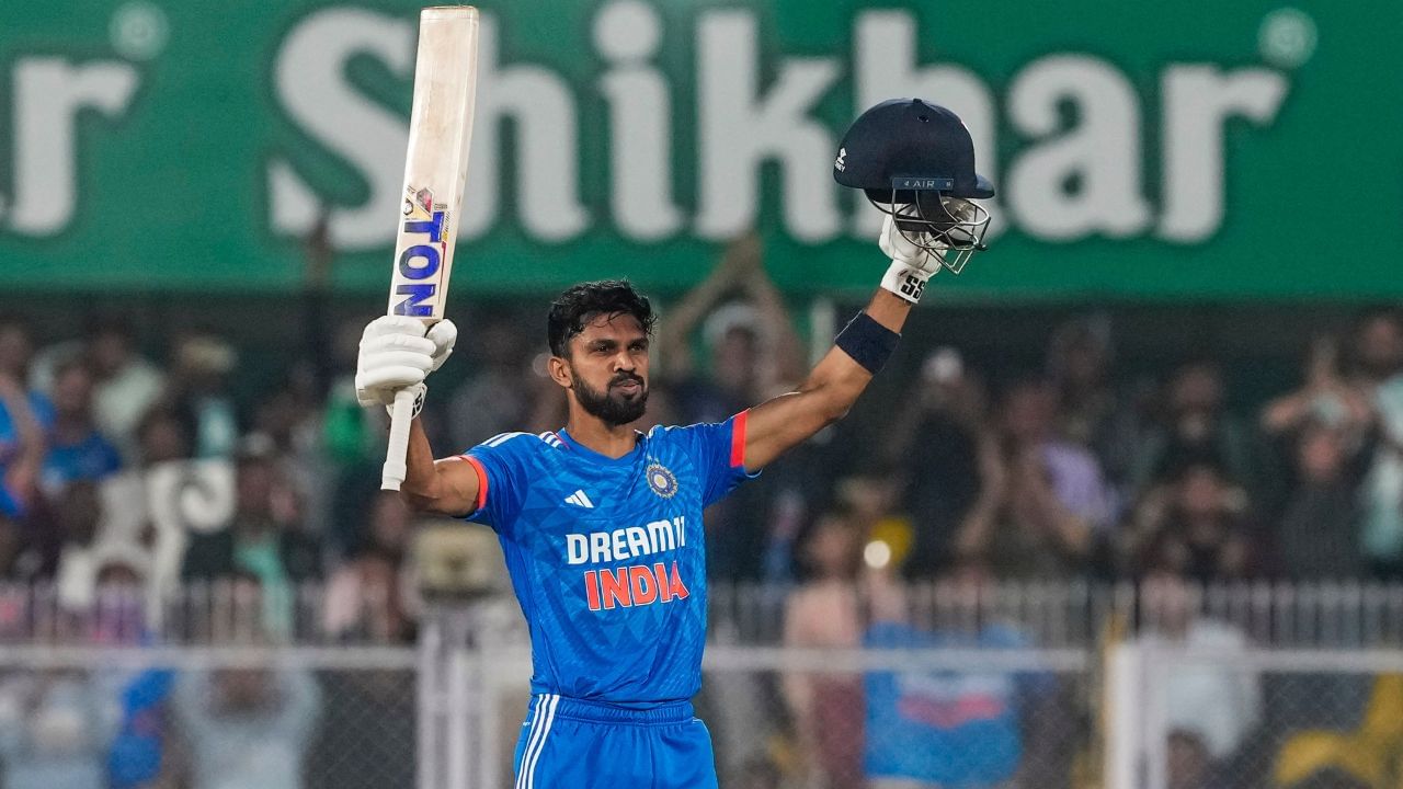 India vs Australia T20 2023: অজিদের বিরুদ্ধে 'ঋতুর-রাজ', যে রেকর্ড কোহলিরাও গড়তে পারেননি... - Bengali News | Ruturaj Gaikwad smashes maiden international century; becomes first Indian to score T20I ...