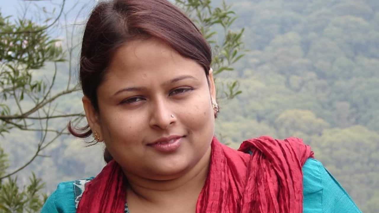 Jalpaiguri DM: কলেজের চৌকাঠ পেরোননি, আজ IAS! জীবনের সত্য শোনালেন সামা পারভিন Jalpaiguri DM: কলেজের চৌকাঠ পেরোননি, আজ IAS! জীবনের সত্য শোনালেন সামা পারভিন