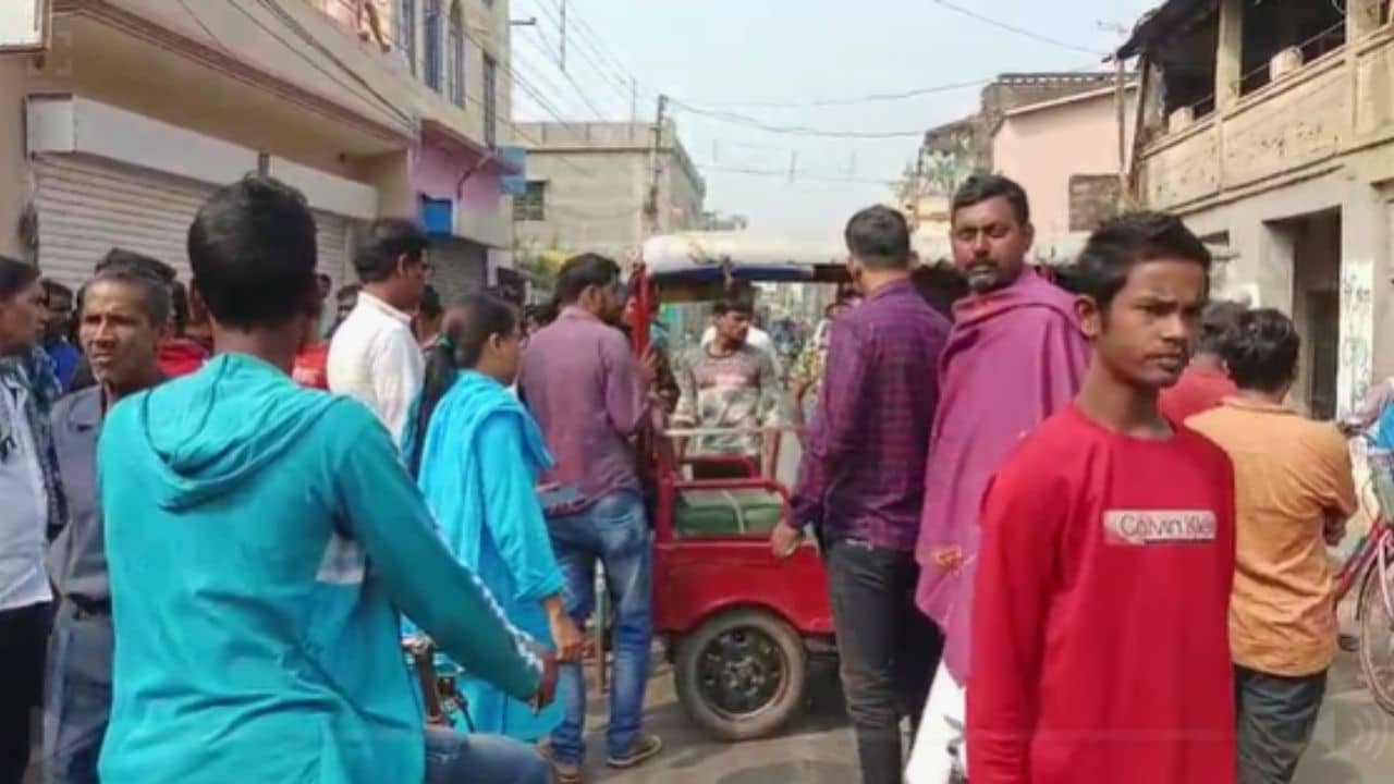 Birbhum: বনে ত্যাজ্য, এখন পাড়ায় ঢুকে মনুষ্যকূলকে তাড়িয়ে রক্তাক্ত করছে ওরা!