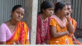 মানিকের কণ্ঠস্বর শোনার জন্য অধীর অপেক্ষায় কোচবিহারের তালুকদার পরিবার মানিকের কণ্ঠস্বর শোনার জন্য অধীর অপেক্ষায় কোচবিহারের তালুকদার পরিবার