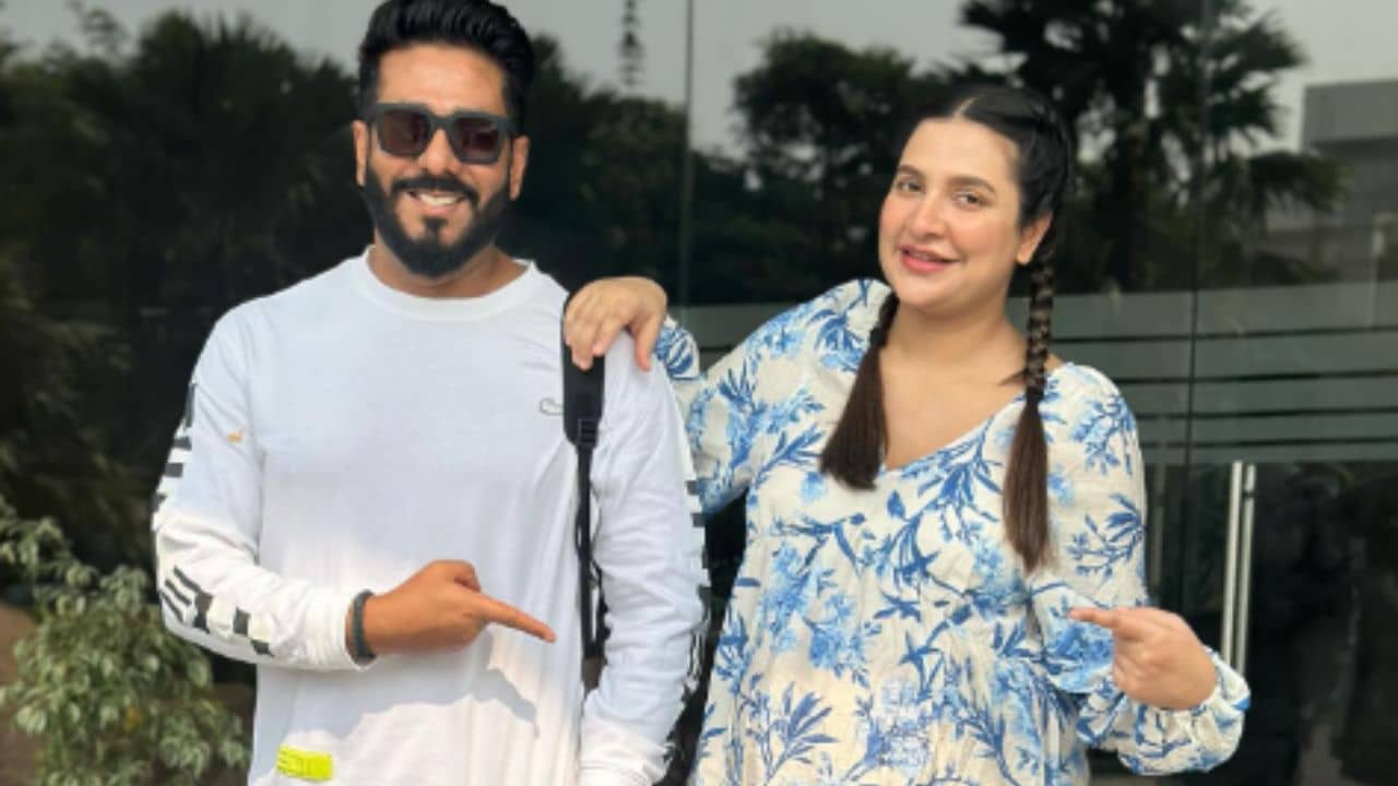 Subhashree Ganguly: রাজের হাত ধরে হাসপাতালে শুভশ্রী, সুখবরের অপেক্ষায় সকলে