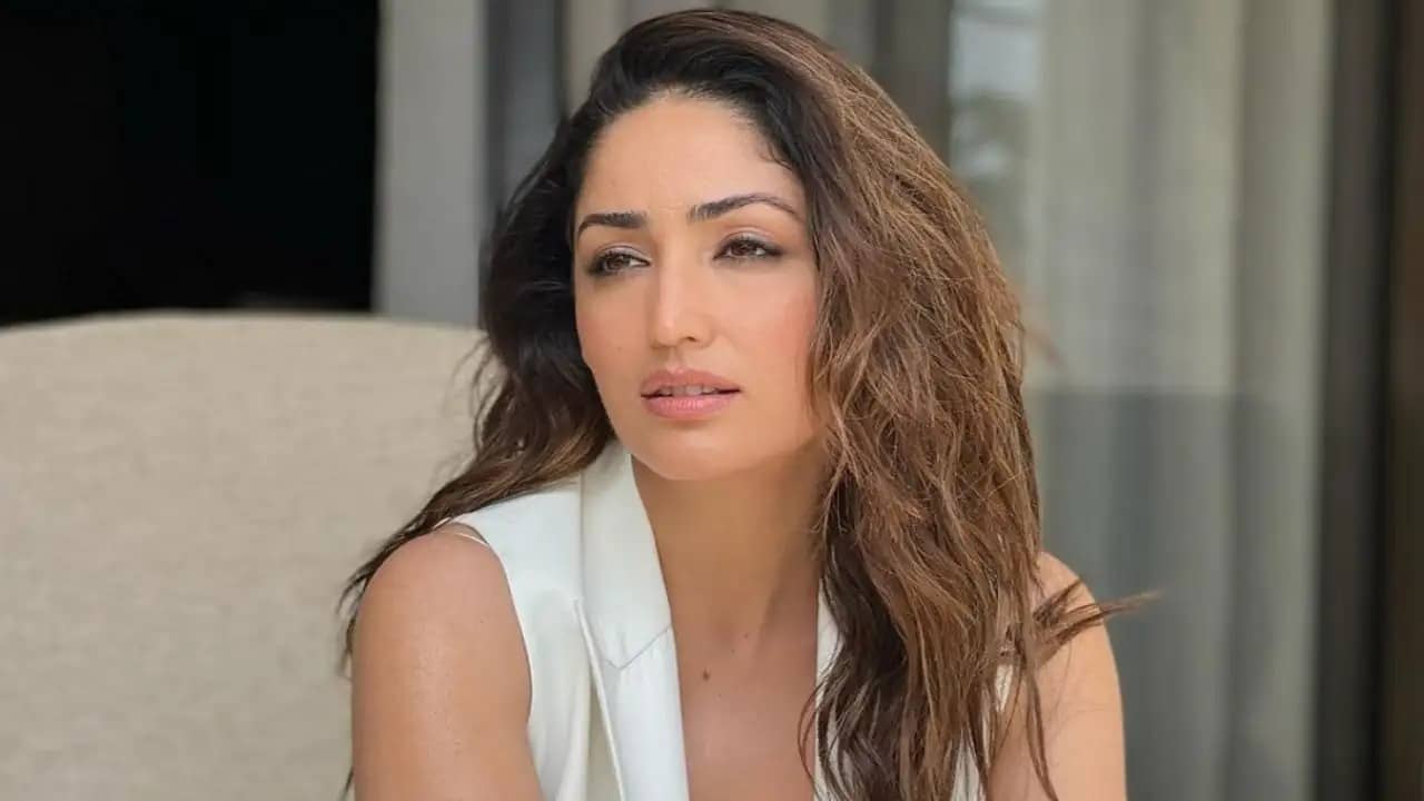 Yami Gautam: কোন দোষে শুটিং থেকে রাতারাতি বার করে দেওয়া হয় ইয়ামিকে?