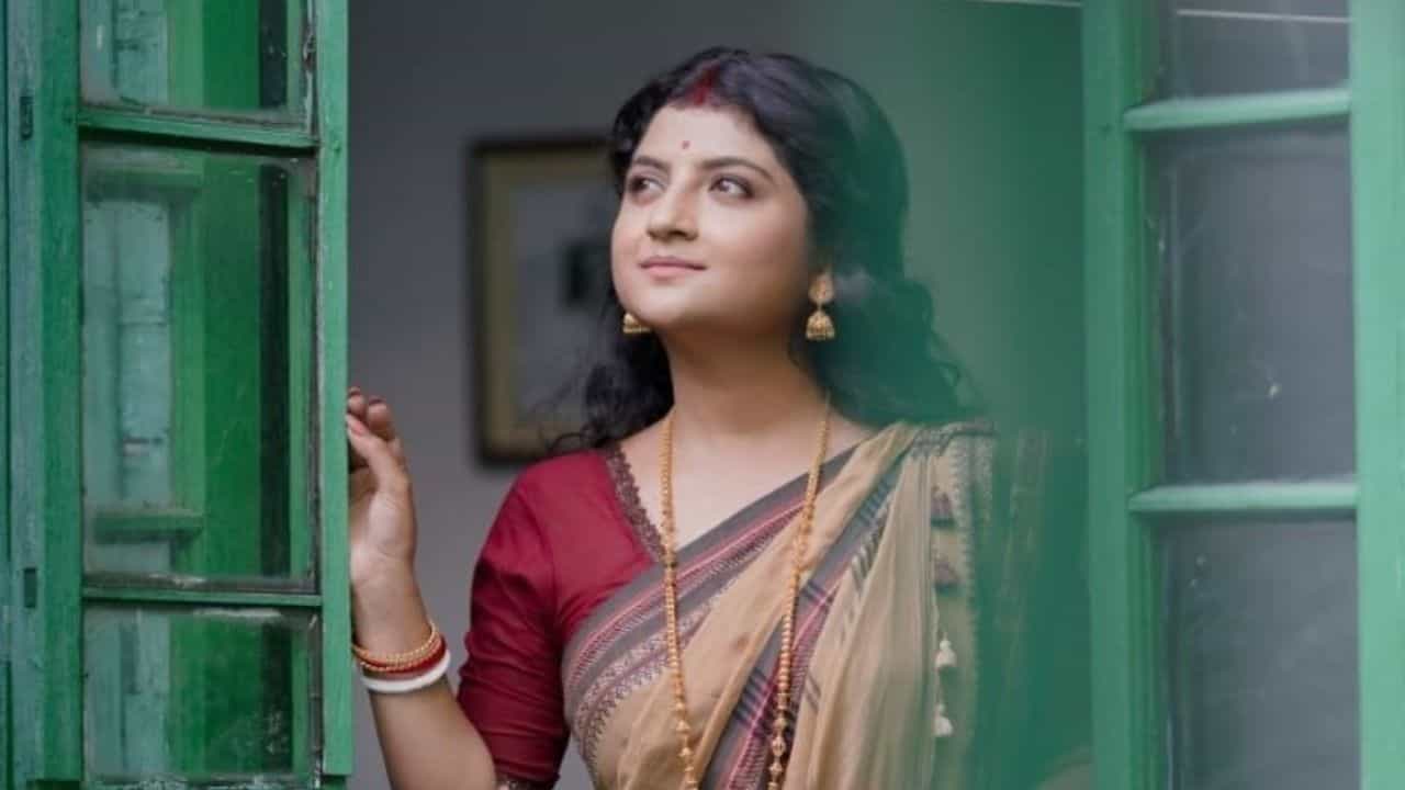 'এখন প্রেম প্রস্তাব আসে', মিতভাষী গায়িকা অদিতির ঠোঁটে-মুখে বাড়তি চমক; বললেন... 'এখন প্রেম প্রস্তাব আসে', মিতভাষী গায়িকা অদিতির ঠোঁটে-মুখে বাড়তি চমক; বললেন...