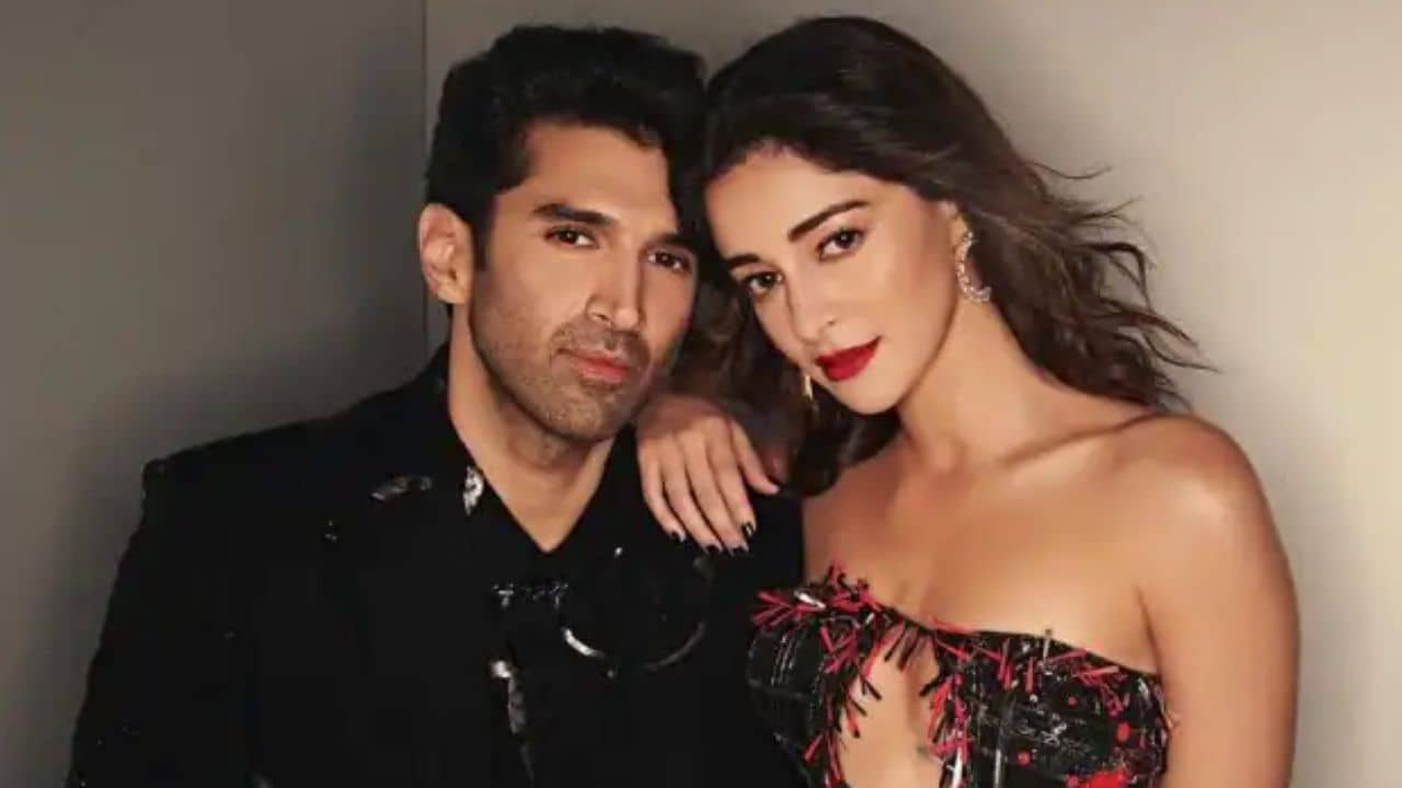 Aditya-Ananya: হ্যাঁ প্রেমই করছেন আদিত্য-অনন্যা, দুজনের বয়সের ফারাক শুনেছেন?