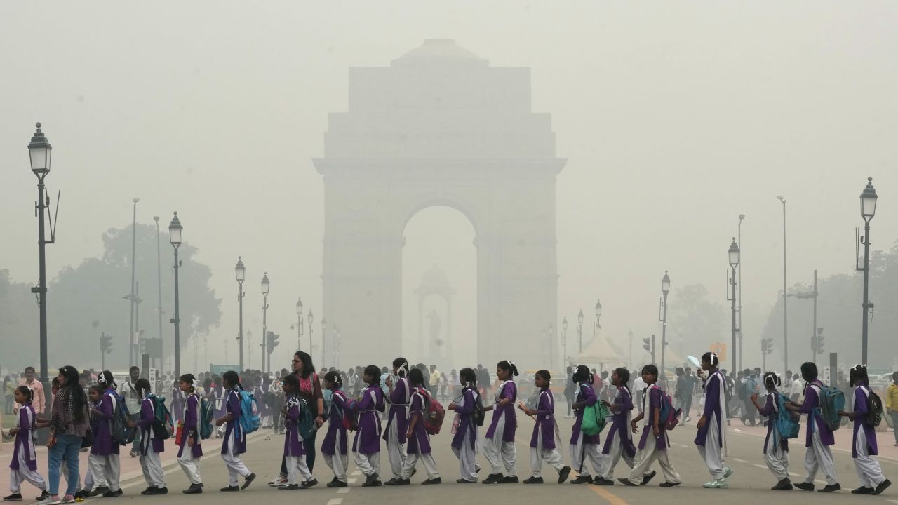 Air Pollution: বিশ্বের সবথেকে দূষিত শহর দিল্লি, তৃতীয় স্থানে কলকাতা!