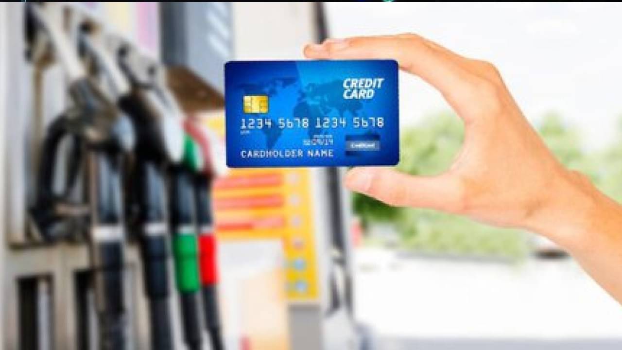 Fuel Credit Cards: বিনামূল্যে পেট্রোল-ডিজেল থেকে ক্যাশব্যাক, জ্বালানির দাম আয়ত্বে আনবে ফুয়েল ক্রেডিট কার্ড