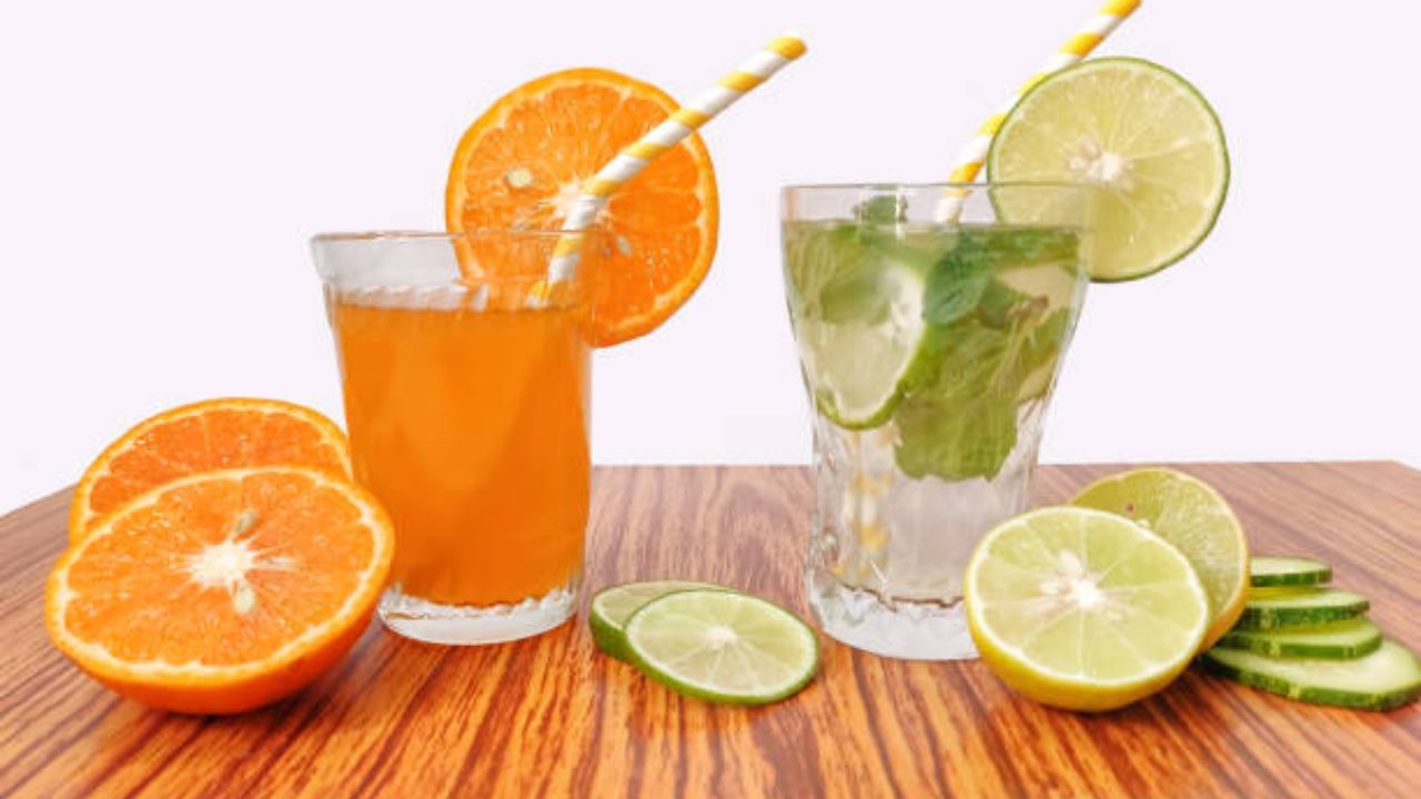 যে ফল বা সবজির জুস বানাবেন সেগুলোকে ভালো করে আগে খোসা ছাড়িয়ে নিন। সামান্য পরিমাণে খোসা থাকলেও তিতকুটে স্বাদের হয়ে যাবে