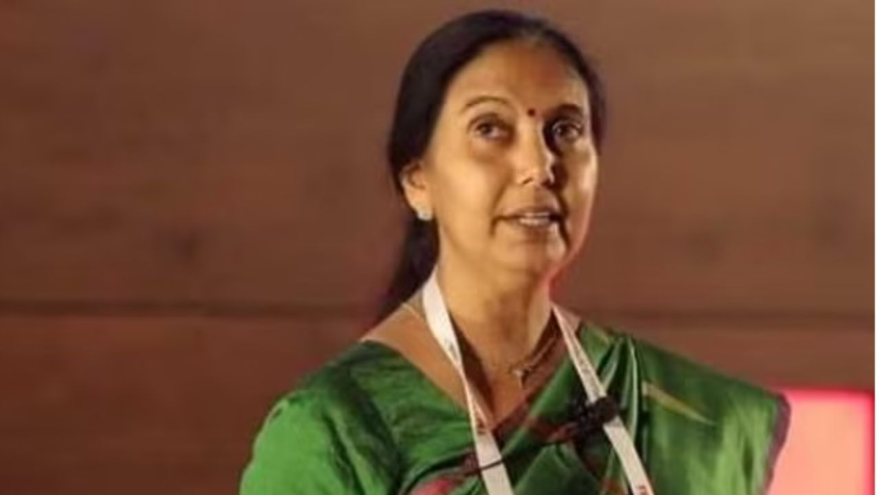 ISRO Scientist: ফ্রান্সের সর্বোচ্চ বেসামরিক সম্মান পেলেন ইসরোর বিজ্ঞানী ISRO Scientist: ফ্রান্সের সর্বোচ্চ বেসামরিক সম্মান পেলেন ইসরোর বিজ্ঞানী