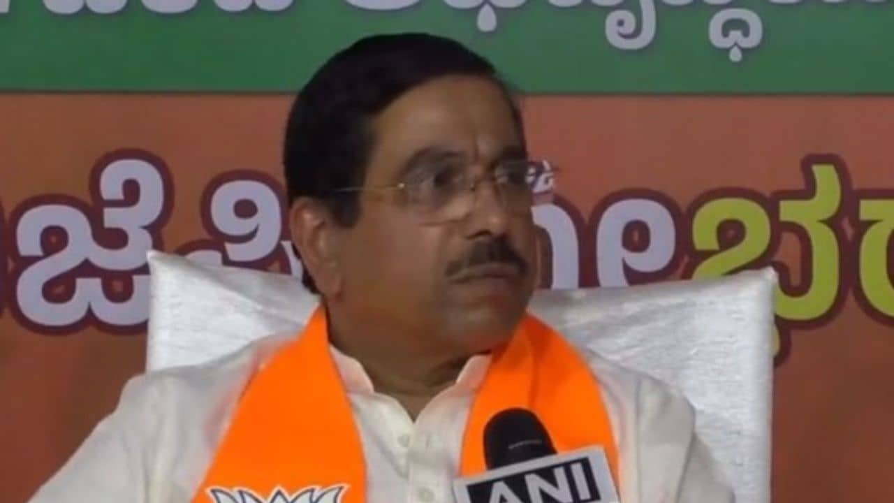 Prahlad Joshi: যদি ৫৬টি আসনও পায় সম্মান জানাব..., রাজস্থানে কংগ্রেসকে খোঁচা প্রহ্লাদ যোশীর