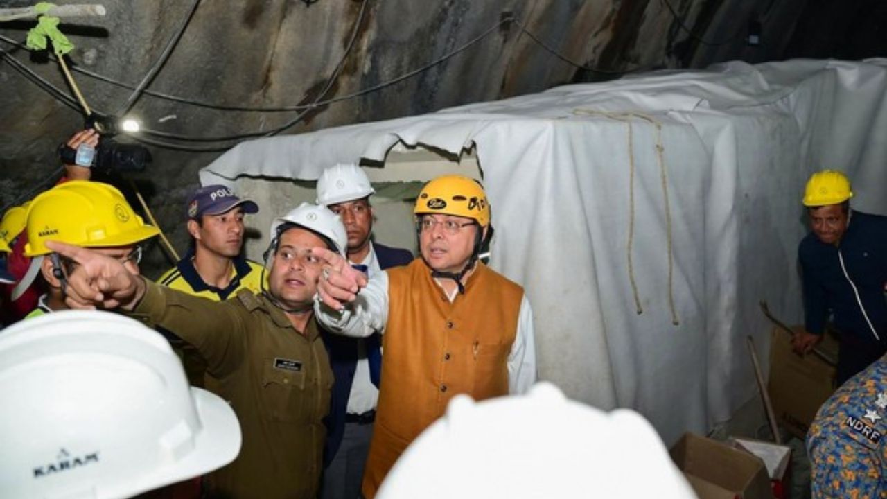 Uttarkashi Tunnel Rescue live: আবার ধাক্কা, ফাটল প্ল্যাটফর্মে, থমকে উদ্ধারকাজ