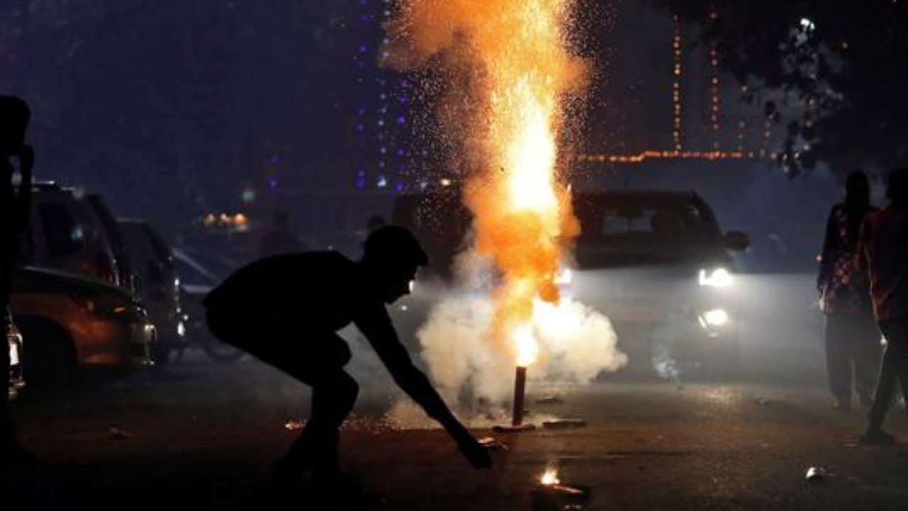 Firecracker order: 'যেন দিল্লি না হয়ে যায়', দীপাবলিতে বাজি ফাটানোর সময় কমল