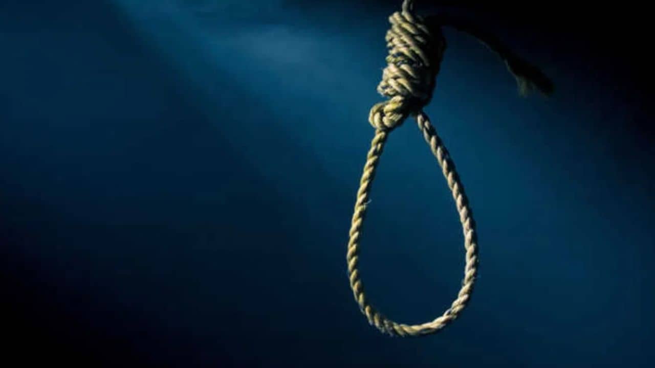 Wife Suicide: মৃত্যুশোকে নিজেকে শেষ করে দিলেন স্ত্রী, অথচ স্বামী তো বেঁচেই আছেন...