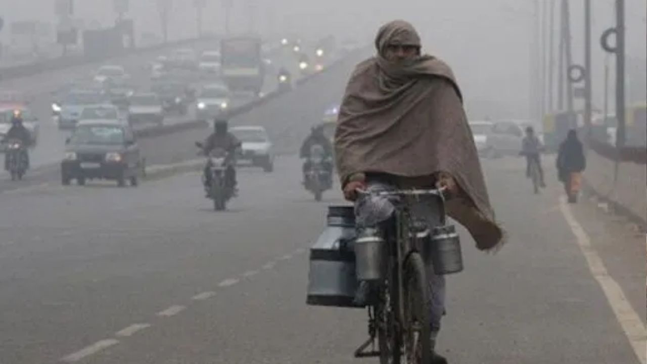 Weather: ঘুরছে হাওয়া, সপ্তাহান্তে ভালই টের পাবেন শীতের আমেজ Weather: ঘুরছে হাওয়া, সপ্তাহান্তে ভালই টের পাবেন শীতের আমেজ
