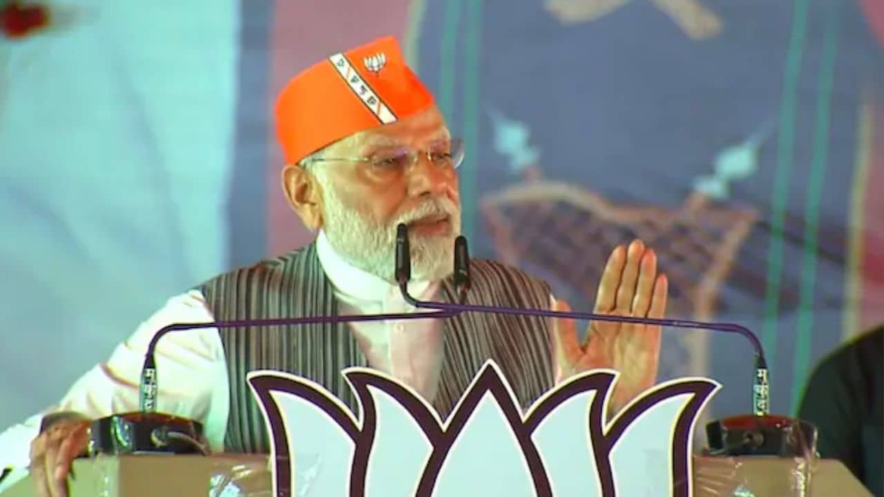 PM Narendra Modi: মহাদেবকেও ছাড়েনি ওঁরা, দুর্নীতিগ্রস্তদের জেলে পাঠানোর হুঁশিয়ারি মোদীর