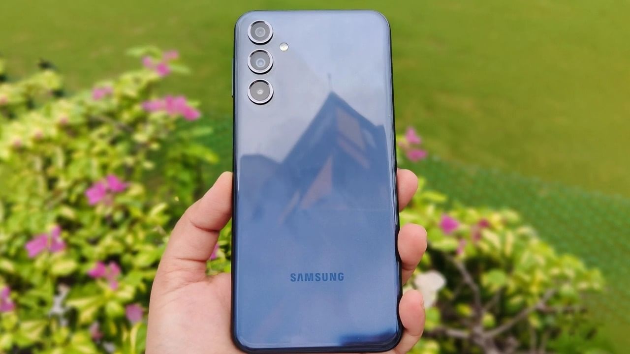মাত্র 1099 টাকায় Samsung-এর 5G ফোন, কোথায় মিলছে অফার? মাত্র 1099 টাকায় Samsung-এর 5G ফোন, কোথায় মিলছে অফার?