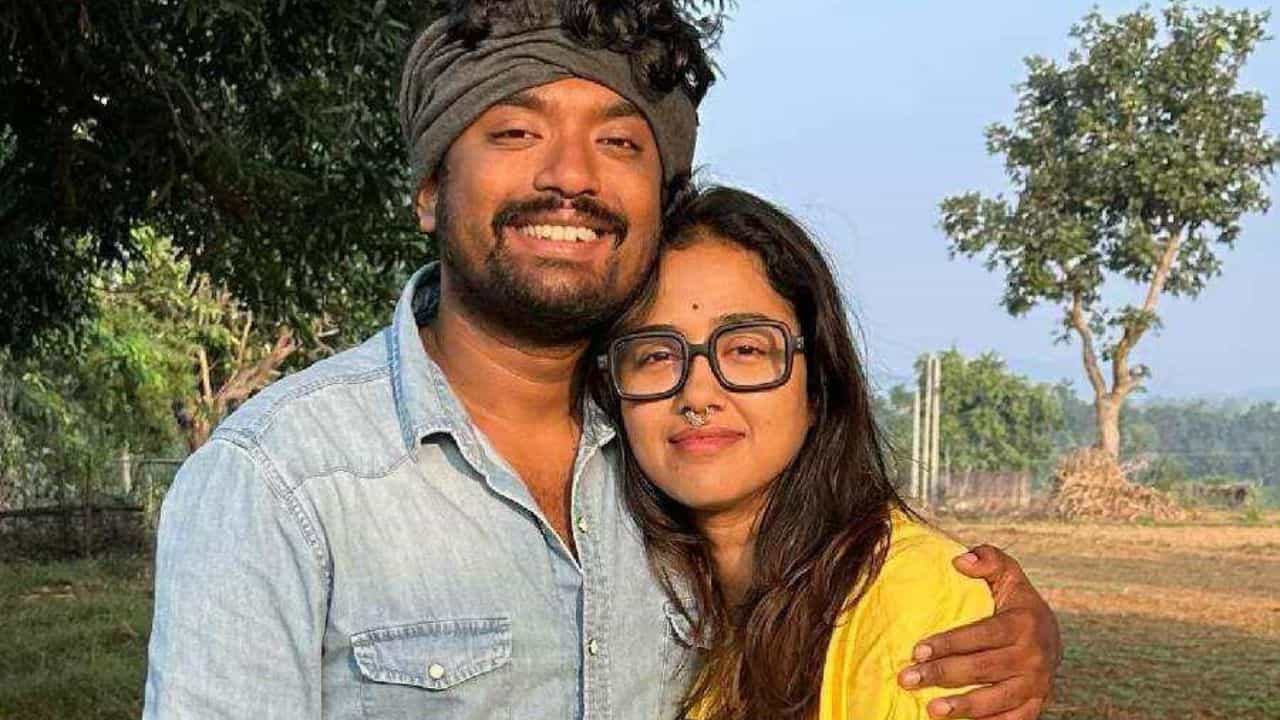 'দূরে থাকার কারণে...', সোহিনীকে ভালবেসে এই কাজ শোভনের! মুগ্ধ হলেন ভক্তরা 'দূরে থাকার কারণে...', সোহিনীকে ভালবেসে এই কাজ শোভনের! মুগ্ধ হলেন ভক্তরা