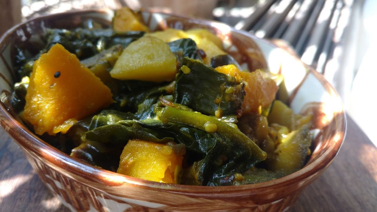 যেহেতু পালং শাক শীতকাল ছাড়া বছরের অন্য সময় পাওয়া যায় না, তাই এখনই ভরপুর পরিমাণে খেতে হবে এই শাক। তবে শাক চচ্চড়ি বা পালং চিকেন ও পনির বানিয়ে নয়। স্বাস্থ্যকর উপায়ে রোজের ডায়েটে এই শাক রাখুন। কীভাবে, রইল টিপস।