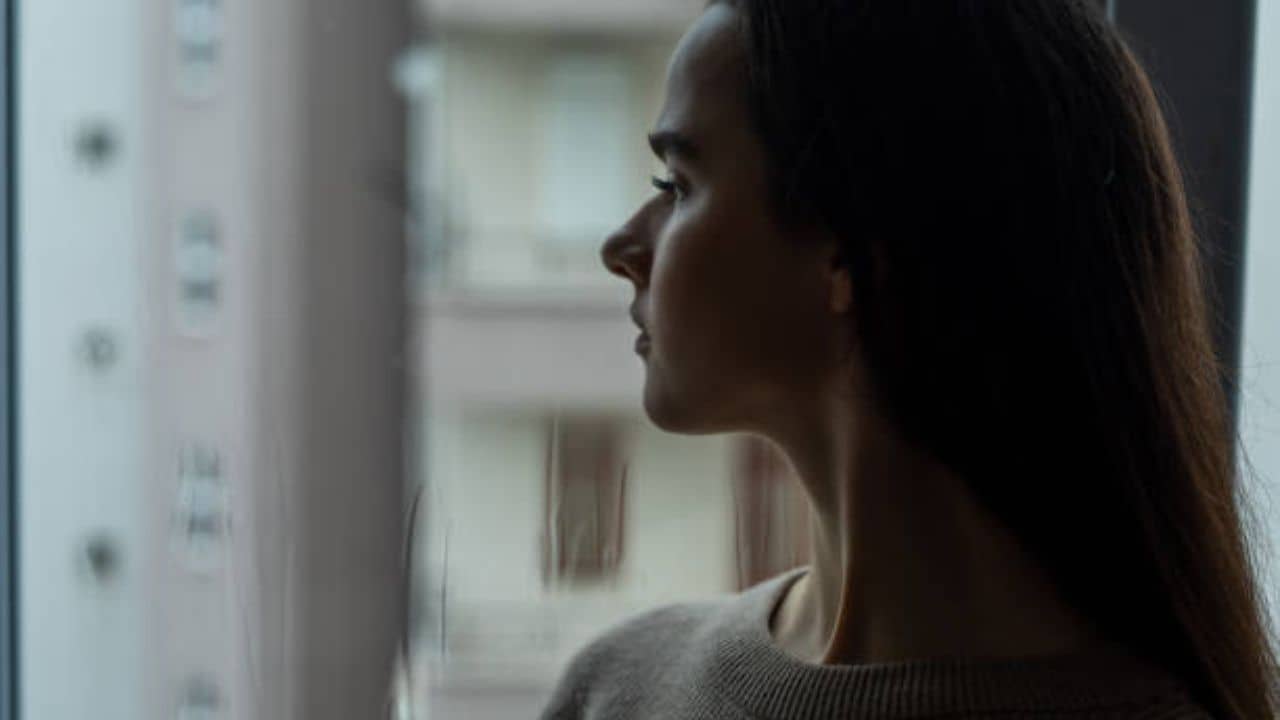 Winter Blues: শীতকাল এলেই বিষণ্ণতা ঘিরে ধরে? ডায়েট দিয়ে রুখে দিন মন খারাপকে