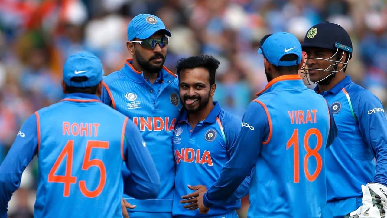 IPL 2024 Auction: বেস প্রাইস ছিল ২ কোটি, নিলাম তালিকায় ঠাঁই হল না রোহিত-বিরাটের সতীর্থর