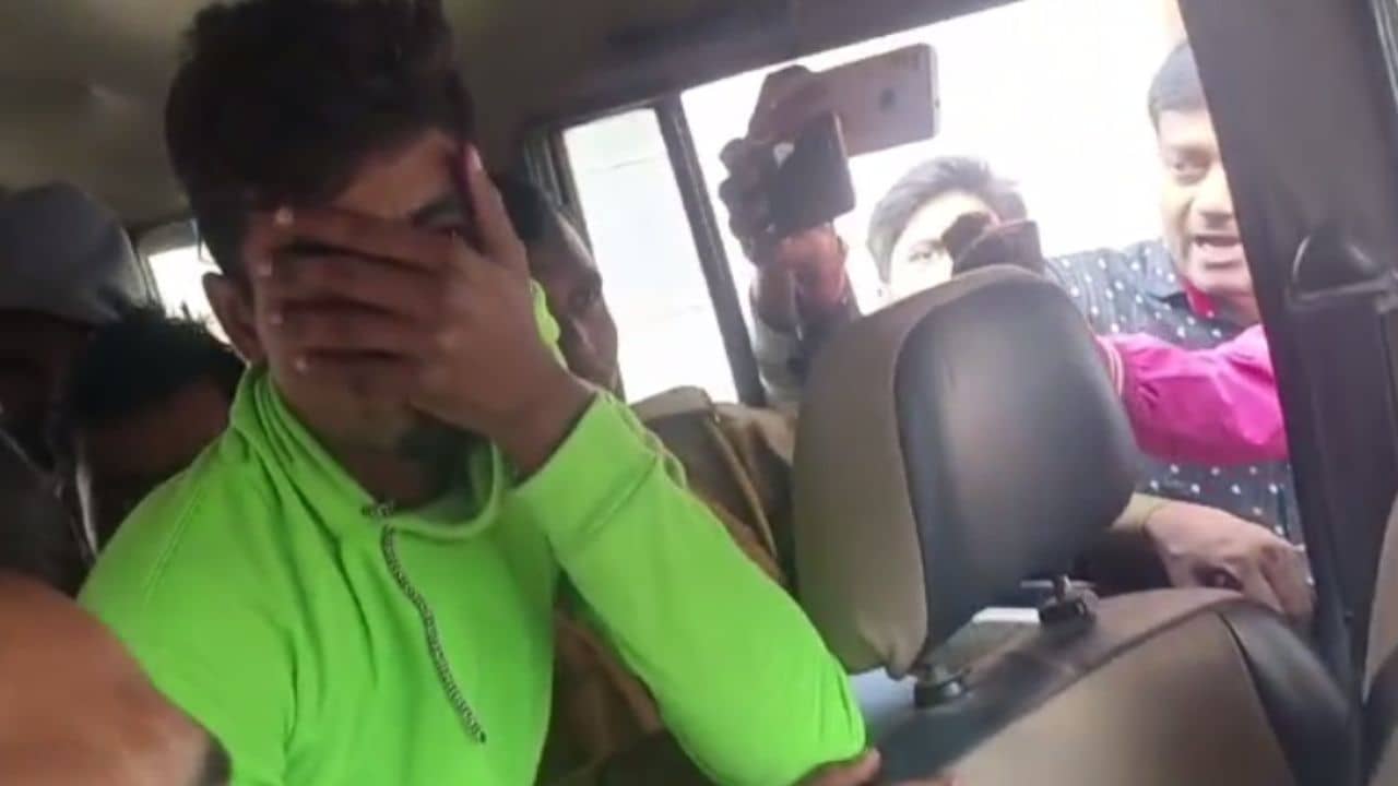 Arambag: রাত্রিবেলা স্ত্রী সোনিয়ার হাত ধরে কাঁটাতার পেরিয়েছিলেন, তবে ভবিষ্যত ভাল হল না বাংলাদেশি যুবকের