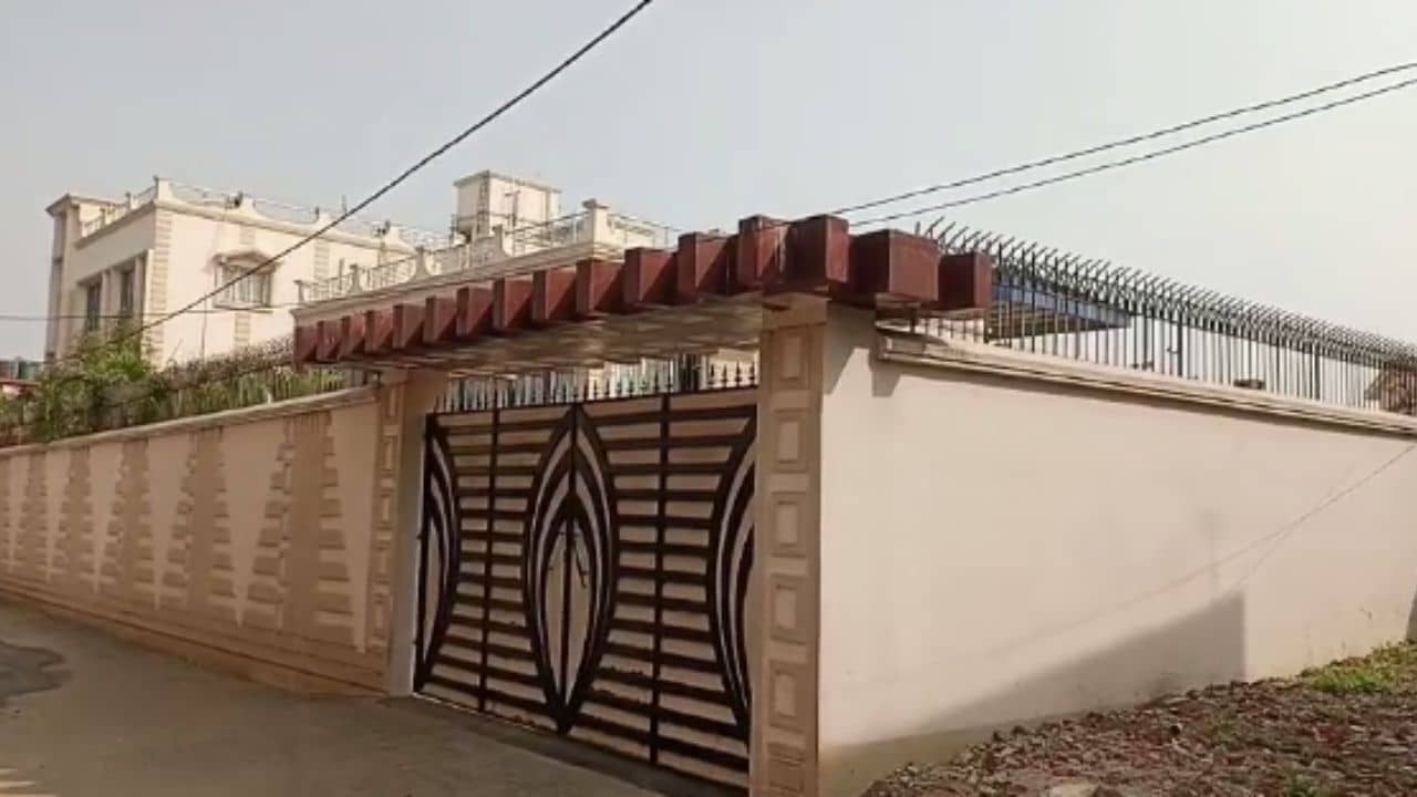 Asansol: এখানেও কালো হীরা কেস! প্রাক্তন CISF কর্তার বাড়িতে সিবিআই অভিযান