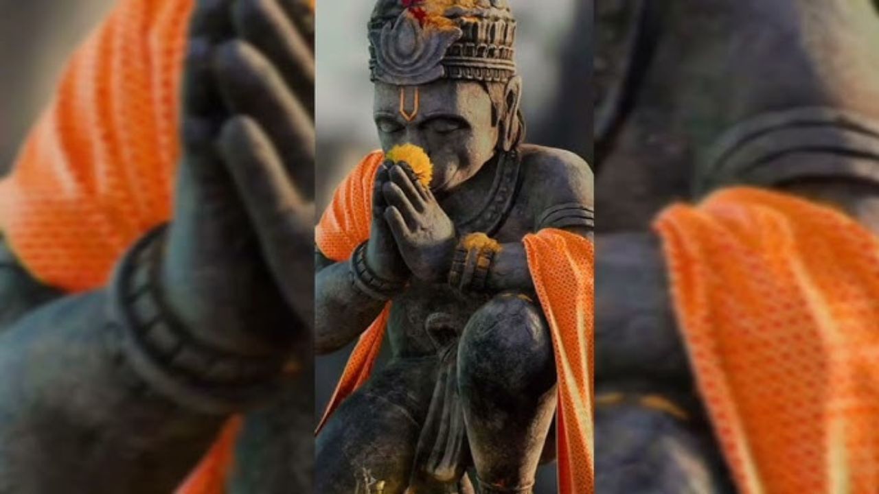 জ্যোতিষীর মতে, শাস্ত্রে হনুমানকে শ্রীরামের পরম ভক্ত, শিশু ব্রহ্মচারী ও কলিযুগের প্রকৃত জাগ্রত দেবতা হিসাবে বর্ণনা করা হয়েছে। কিছু জিনিস বা কাজ করলে ভীষণ রেগে যান তিনি। তাই, বজরংবলীর ভক্তদের ভুল করেও আমিষ, মদ বা কোনও ধরনের নেশাজাতীয় দ্রব্য সেবন করা উচিত নয়।