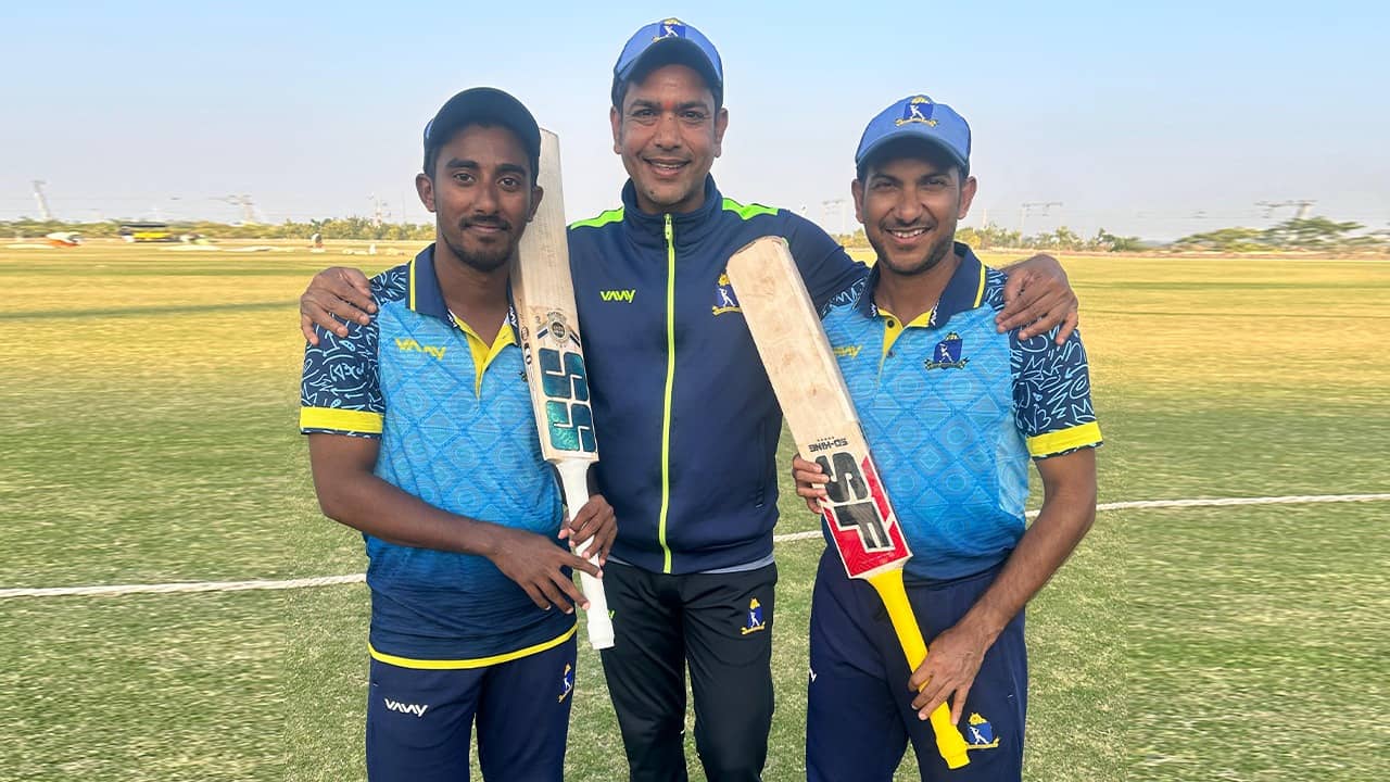 Bengal vs Gujarat: অক্ষর প্যাটেলদের হারিয়ে কোয়ার্টার ফাইনাল, বাংলা ইনিংসে জোড়া সেঞ্চুরি