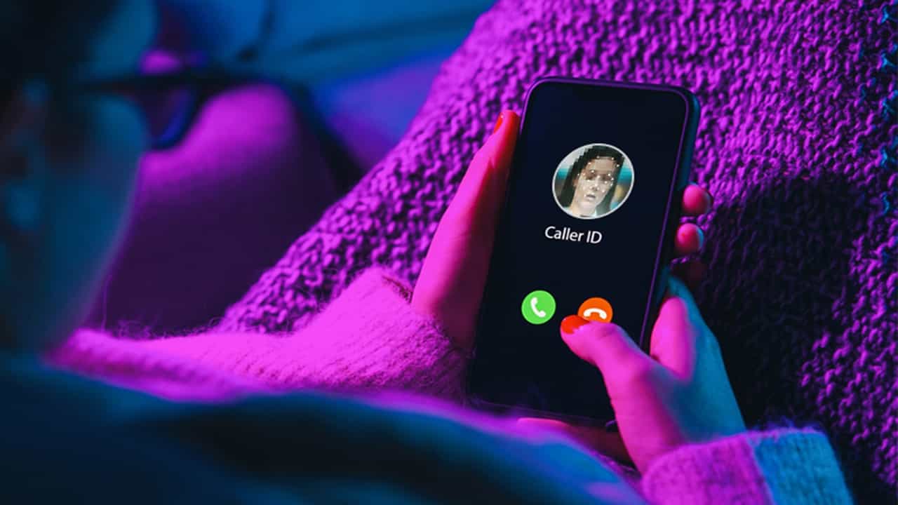 Telecom Bill 2023: কে ফোন করছে আর দেখা যাবে না? টেলিকম বিলের নতুন নিয়ম নিয়ে জোর চর্চা Telecom Bill 2023: কে ফোন করছে আর দেখা যাবে না? টেলিকম বিলের নতুন নিয়ম নিয়ে জোর চর্চা