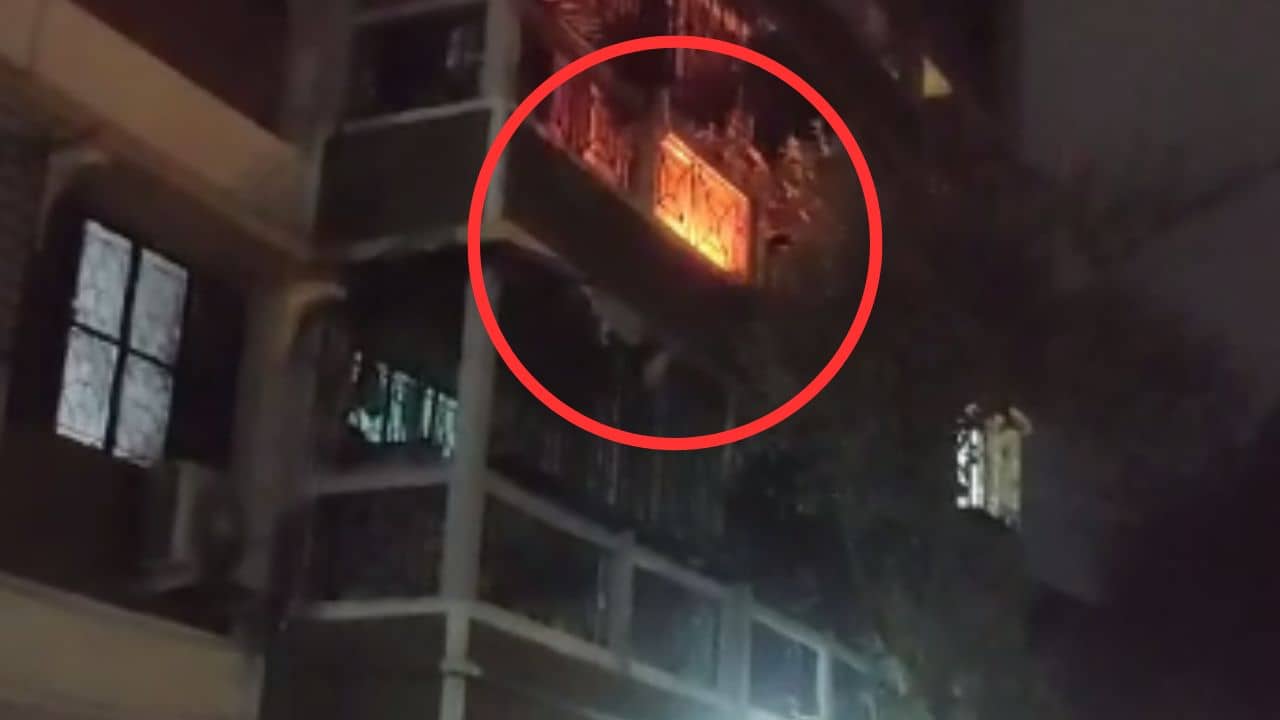 Dumdum: প্রতিদিন নিজের বারান্দায় আগুন লাগাতেন, প্রতিবাদ করতেই গলায় ছুরি চালালেন নাগেরবাজারের মহিলা