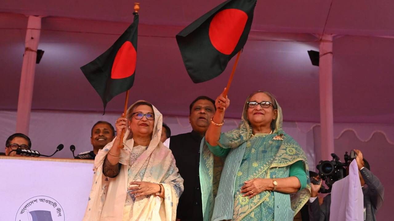 Sheikh Hasina Rally: ‘বিএনপি আগুন নিয়ে খেলে’, সিলেটের জনসভা থেকে বিরোধীদের তীব্র আক্রমণ হাসিনার