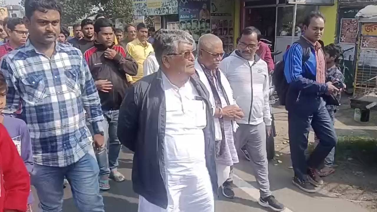 Hooghly: ‘দলের কর্মী হলেও রেহাত নয়’, লকেট ফিরতেই বলাগড়ে নির্যাতিতার বাড়িতে অসিত