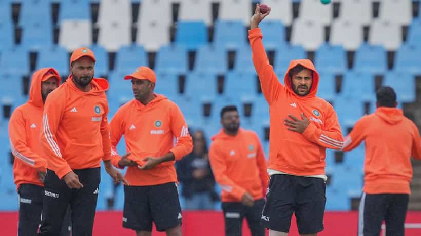ভারতীয় শিবিরে আতঙ্ক, অনুশীলনে কাঁধে চোট অলরাউন্ডারের