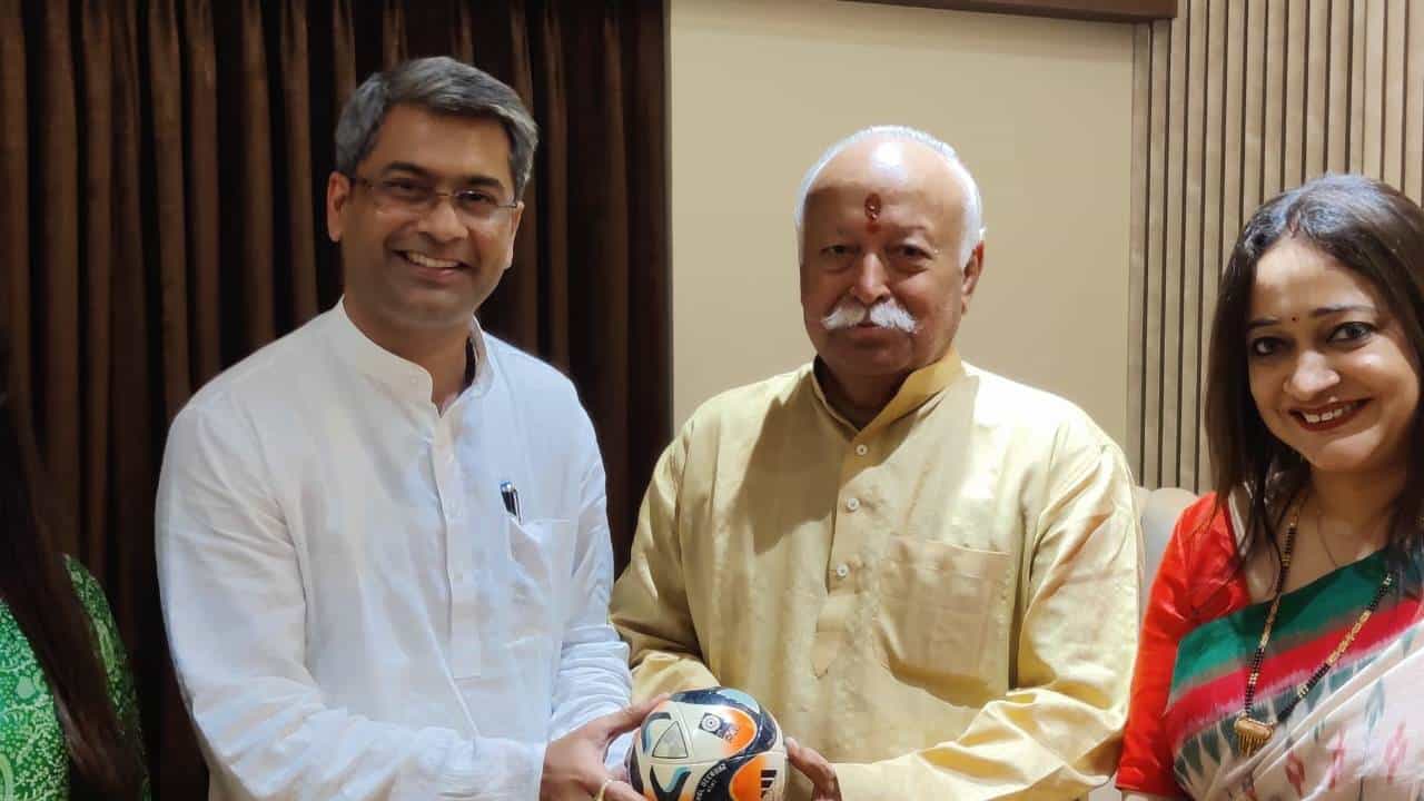 Kalyan Choubey: 'রাজনীতির আলোচনা নয়', তাঁর বাড়িতে সঙ্ঘপ্রধানের সঙ্গে কী কথা হল জানালেন কল্যাণ চৌবে Kalyan Choubey: 'রাজনীতির আলোচনা নয়', তাঁর বাড়িতে সঙ্ঘপ্রধানের সঙ্গে কী কথা হল জানালেন কল্যাণ চৌবে
