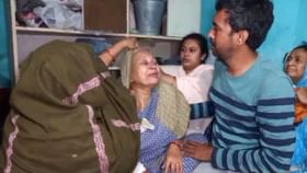 পেনশন তুলতে গিয়েছিলেন, মাঝ রাস্তায় পেট থেকে বেরিয়ে গেল নাড়িভুঁড়ি পেনশন তুলতে গিয়েছিলেন, মাঝ রাস্তায় পেট থেকে বেরিয়ে গেল নাড়িভুঁড়ি