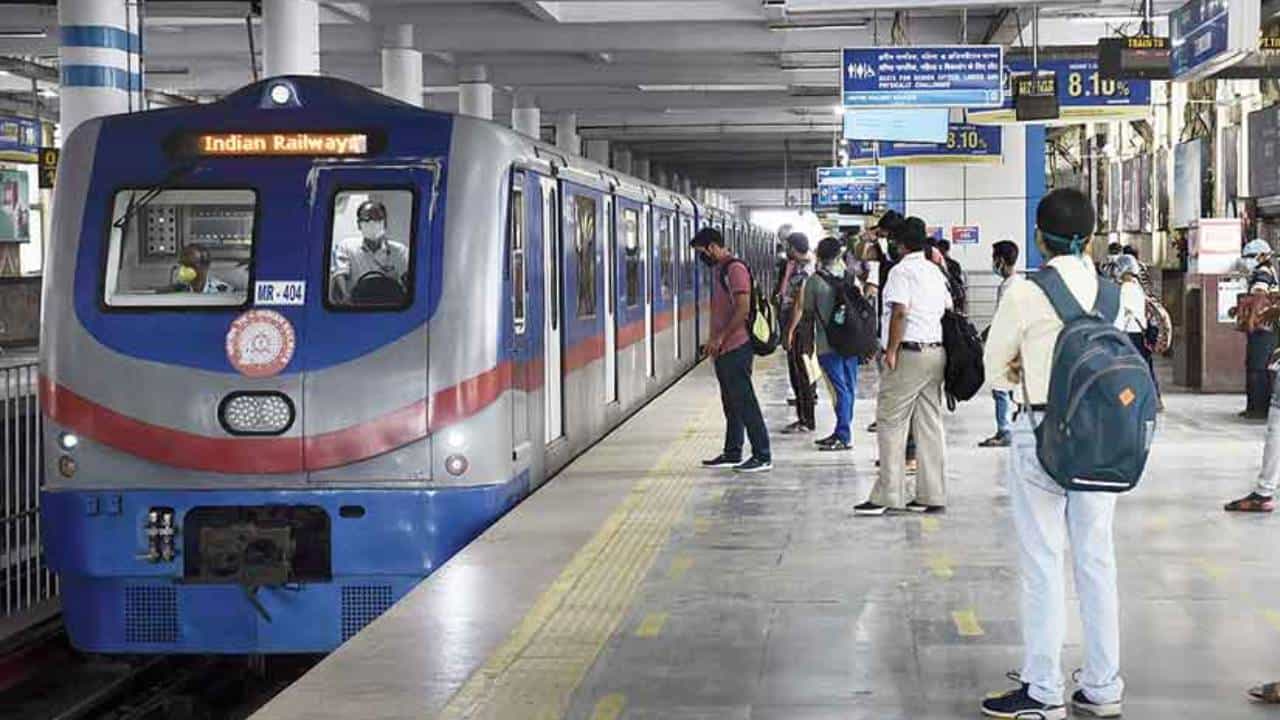 Kolkata Metro: আর চালক নন, এবার কলকাতা মেট্রো চলবে স্বয়ংক্রিয় পদ্ধতিতে Kolkata Metro: আর চালক নন, এবার কলকাতা মেট্রো চলবে স্বয়ংক্রিয় পদ্ধতিতে