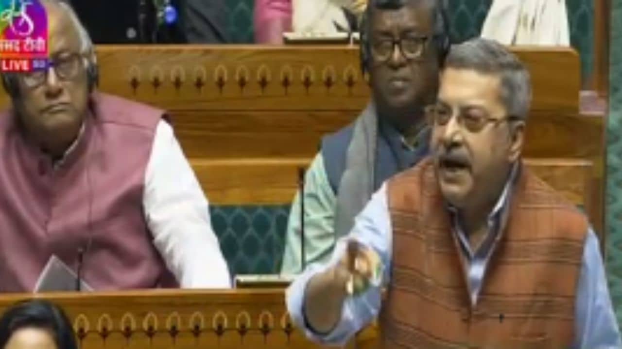 Lok Sabha Discussion on Ethics Committee Report: সংবিধান ভাঙা হচ্ছে, মহুয়া ইস্যুতে সংসদে সরব তৃণমূল