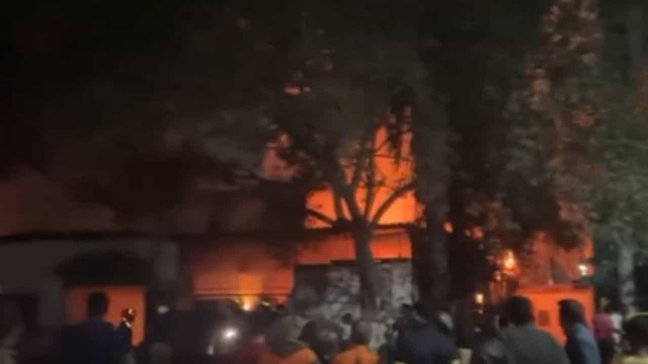 Massive Fire in Factory: বছরের শেষদিনে গ্লাভস কারখানায় ভয়াবহ আগুন, পুড়ে মৃত্যু ৬ শ্রমিকের, ভিতরে আটকে অনেকে Massive Fire in Factory: বছরের শেষদিনে গ্লাভস কারখানায় ভয়াবহ আগুন, পুড়ে মৃত্যু ৬ শ্রমিকের, ভিতরে আটকে অনেকে
