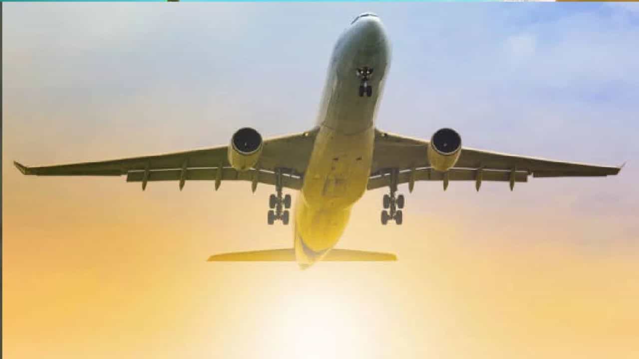 Flight ticket cancellation charges: বিমানের টিকিট বাতিল করলে কত টাকা চার্জ কাটে জানেন? Flight ticket cancellation charges: বিমানের টিকিট বাতিল করলে কত টাকা চার্জ কাটে জানেন?