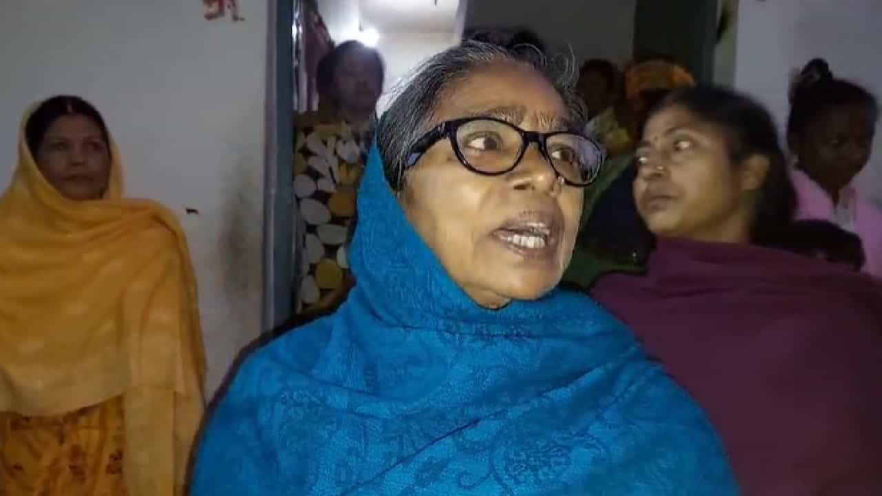 Asansol: বউকে বাপের বাড়ি রেখে এসেই বৌদিকে... দেওরের এমন কাণ্ডে সারা পাড়ায় ছি ছি Asansol: বউকে বাপের বাড়ি রেখে এসেই বৌদিকে... দেওরের এমন কাণ্ডে সারা পাড়ায় ছি ছি