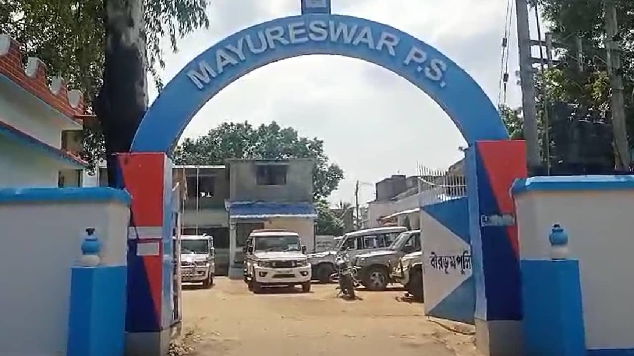 Rampurhat: ১২ বছর ঘরছাড়া, মাওবাদী সন্দেহে গ্রেফতার এক