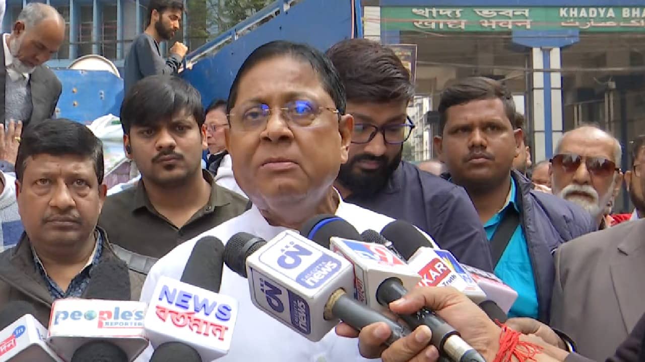 Ration Bandh: আজ থেকে অনির্দিষ্টকালের জন্য রেশন ধর্মঘট, রাজ্যের ১৮ হাজার রেশন দোকান বন্ধ