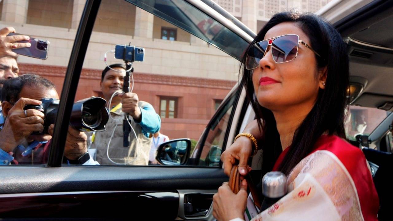 Mahua Moitra: কখনও কালী প্রসঙ্গ, কখনও দুপয়সার সাংবাদিক... বিতর্ক বার বার পিছু ধাওয়া করছে মহুয়াকে