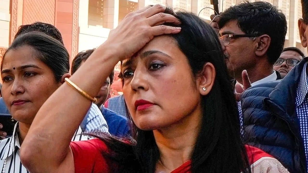 Mahua Moitra: ফের মহুয়া মৈত্রকে বাংলো ছাড়ার নোটিস, এবার কি জোর করে উচ্ছেদ করা হবে?