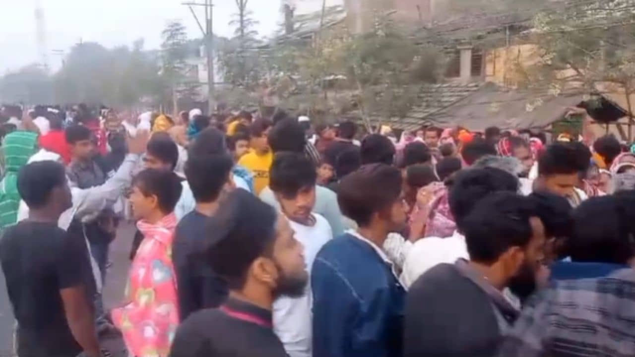 Maldah Accident: দুবন্ধু রোজই জগিংয়ে যায়, ছুটির সকালে দশম শ্রেণির ছাত্রকে দেখতে ভিড় জমল গ্রামে