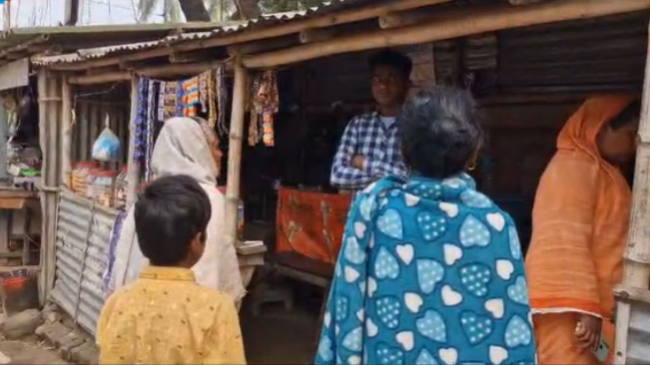 Maldah: বিল না মেটানোয় স্বামীকে ছাড়ছে না নার্সিংহোম, দুয়ারে দুয়ারে ঘুরছেন স্ত্রী