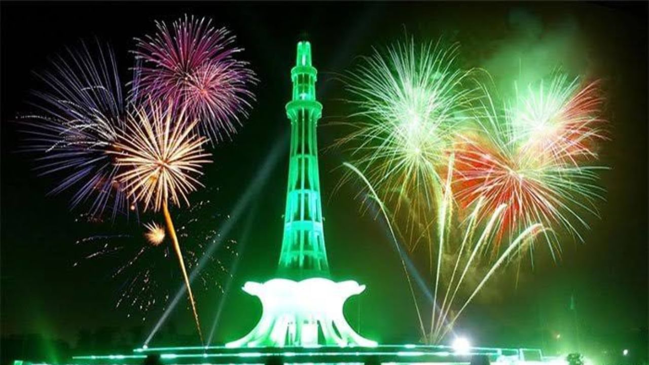 Pakistan: নববর্ষ উদযাপনে ‘কঠোর নিষেধাজ্ঞা’ জারি করলেন পাকিস্তানি প্রধানমন্ত্রী Pakistan: নববর্ষ উদযাপনে ‘কঠোর নিষেধাজ্ঞা’ জারি করলেন পাকিস্তানি প্রধানমন্ত্রী