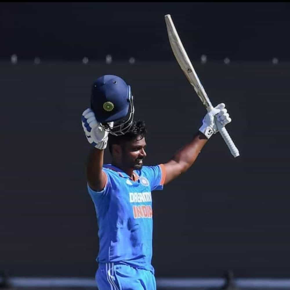 অভিষেকেই জাত চিনিয়েছেন ভারতীয় উইকেটকিপার ব্যাটার সঞ্জু স্যামসন। সম্প্রতি ওয়ান ডের মঞ্চে আত্মপ্রকাশ করেছেন সঞ্জু। (ছবি:সোশ্যাল মিডিয়া)